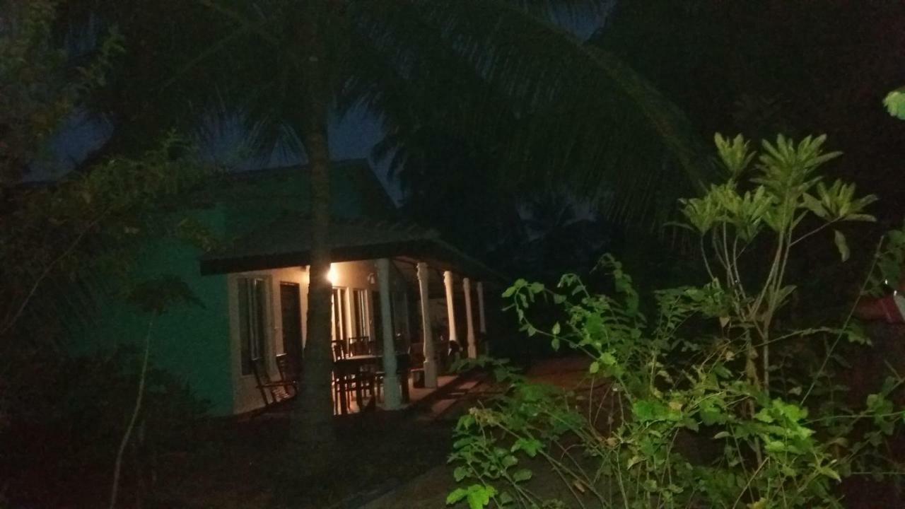 Theepan'S Home Nilaveli Extérieur photo