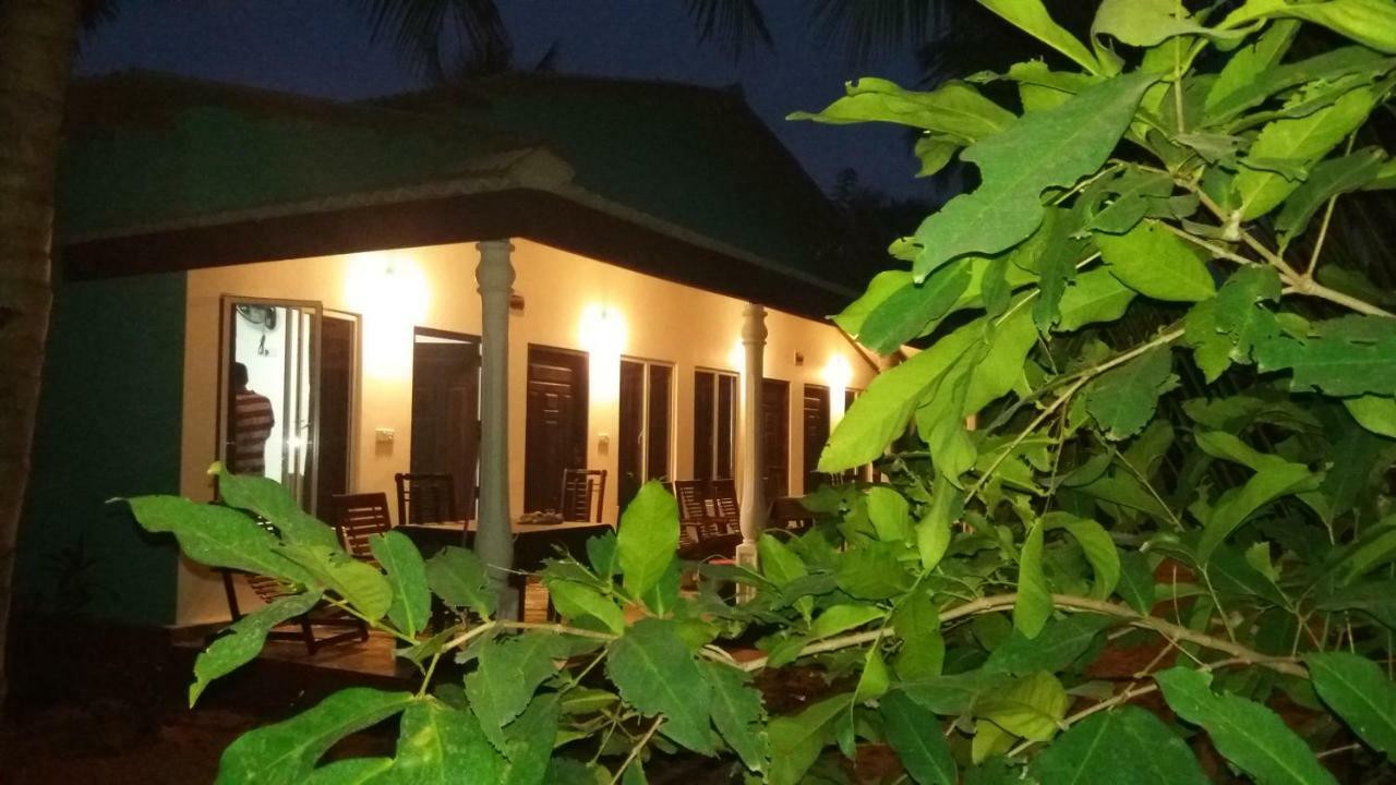 Theepan'S Home Nilaveli Extérieur photo